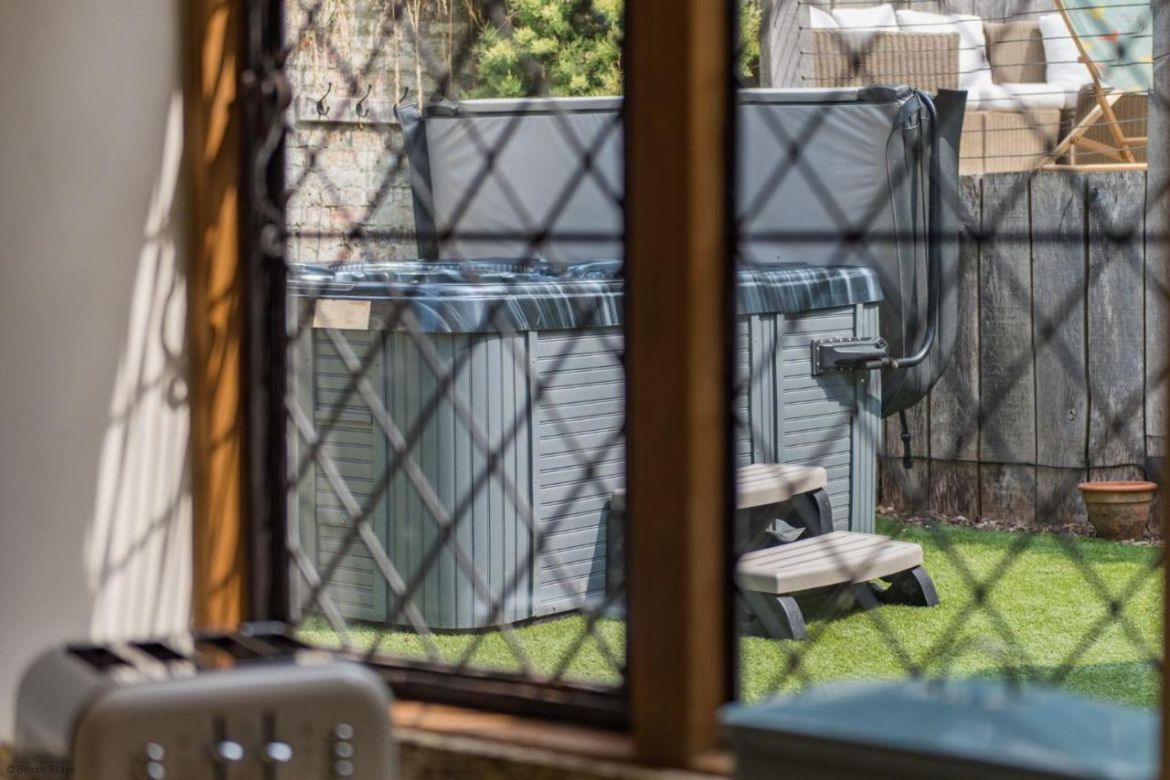 Hockley House By Bloom Stays Folkestone Extérieur photo