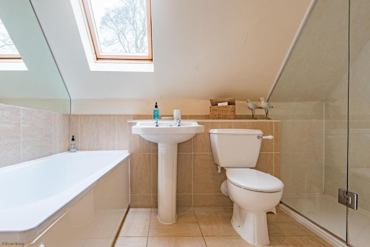 Hockley House By Bloom Stays Folkestone Extérieur photo