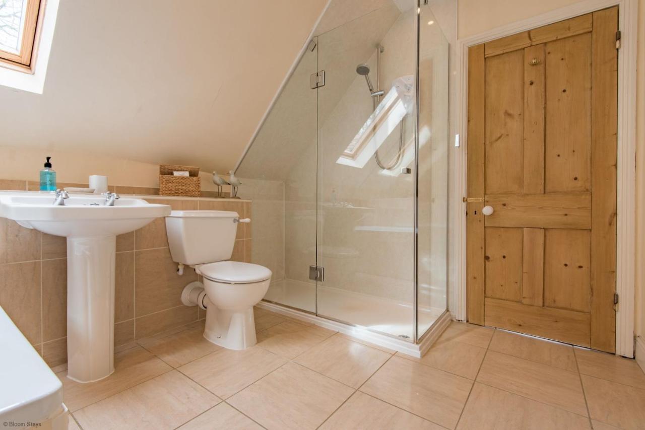 Hockley House By Bloom Stays Folkestone Extérieur photo